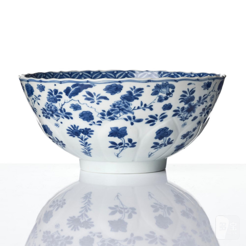 A blue and white 'floral' bowl, - 图4